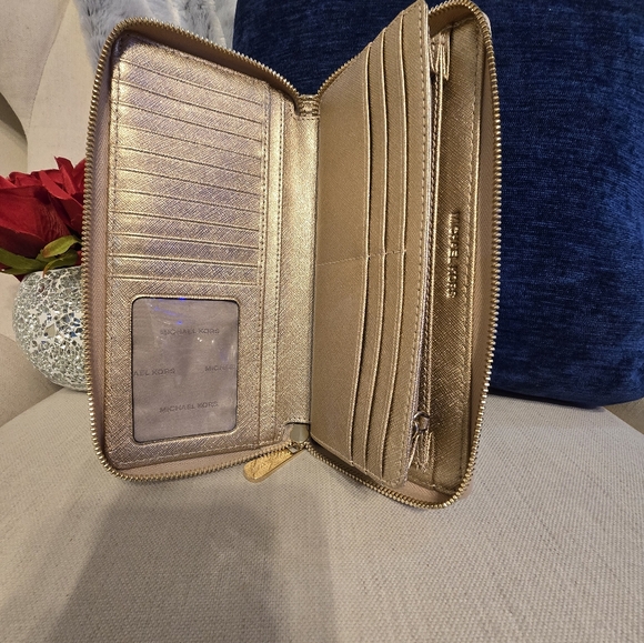 Michael Kors Continental Wallet Metallic Gold EUC Pre-owned - Picture 2 of 3